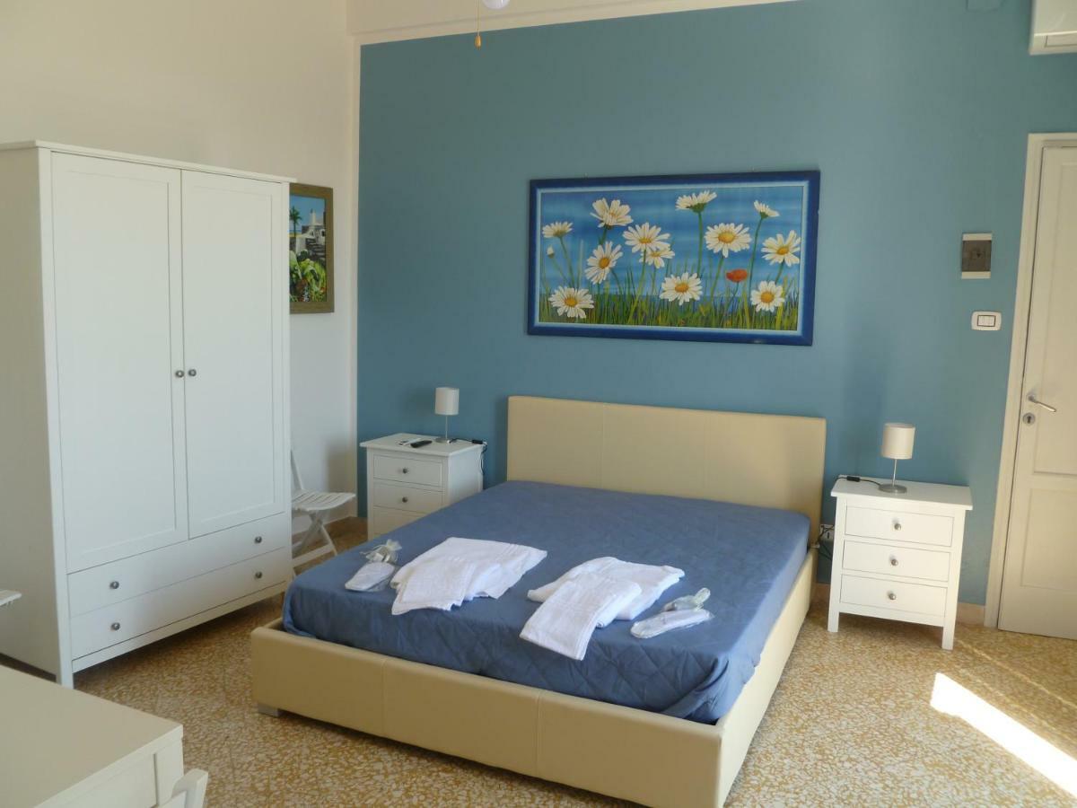 Casa Michela, Sea-View Apartments Trabia Bagian luar foto